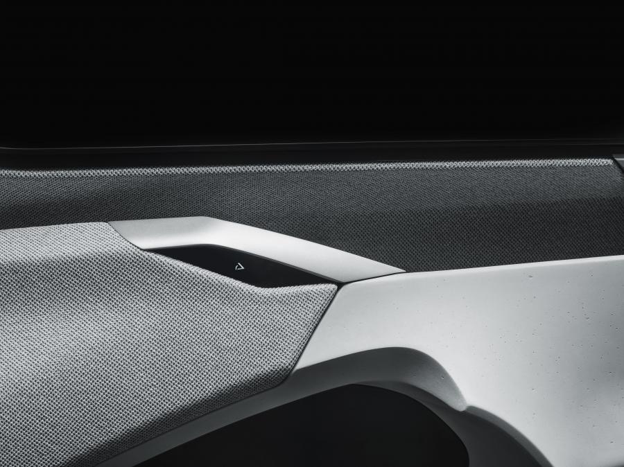 Детали интерьера Peugeot Instinct Concept 2017 года  (фото 61 из 98)